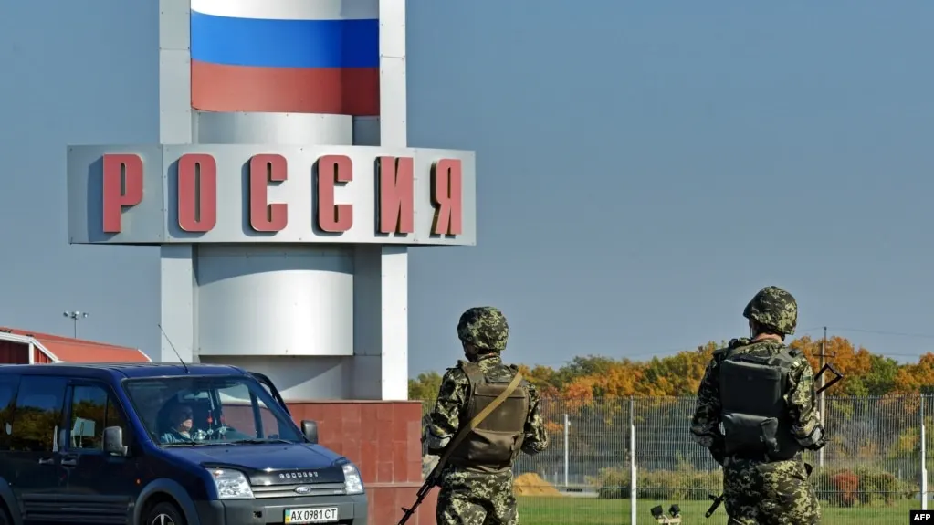 МВД РФ подготовило поправки, позволяющие отказывать иностранным государствам в экстрадиции людей, которым в России предоставлены беженство, политическое убежище, временное убежище или временная защита, даже если они разыскиваются за рубежом по уголовным делам.