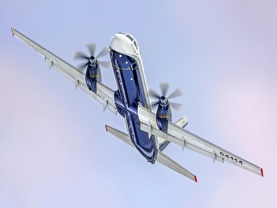 Турбовинтовой Ил‑114‑300 близок к получению сертификата и призван заменить устаревшие Ан‑24 и Як‑40 на региональных линиях в Сибири и на Дальнем Востоке, однако программа сталкивается с задержками и техническими проблемами.