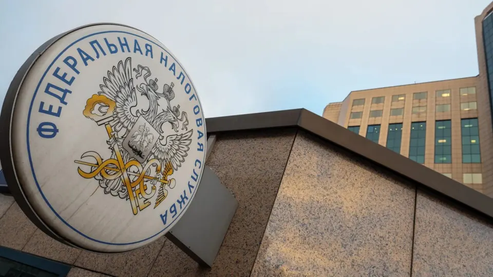 Повышение налоговой нагрузки и изменение спецрежимов для малого бизнеса привели к снижению сборов в первом квартале 2026 года, при этом дефицит федерального бюджета продолжает расти.