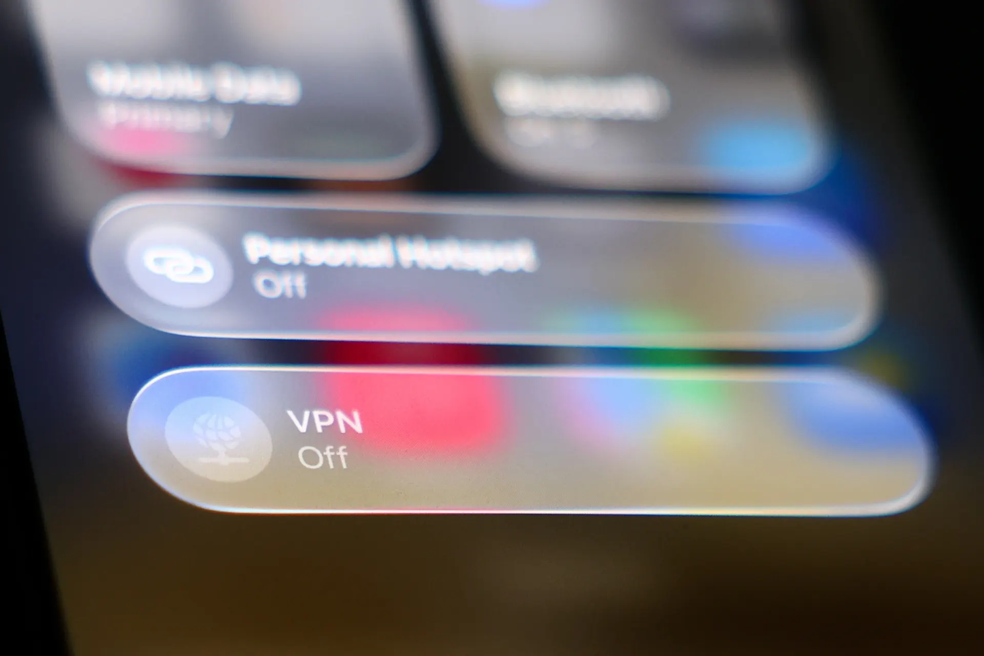 После требований ограничивать доступ через VPN некоторые площадки, которые перестали работать с VPN после 15 апреля, вновь стали открываться у части пользователей. При этом для других доступ остаётся возможен только без обходных подключений.