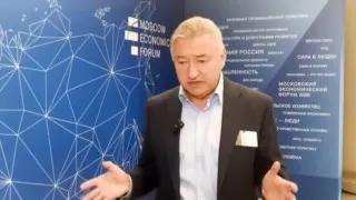 Руководители крупных предприятий и экономисты предупреждают о «фундаментальном кризисе» в российской экономике, крахе проектов импортозамещения, деградации промышленности и нарастающих демографических рисках на фоне падения ВВП и снижения реальных доходов населения.