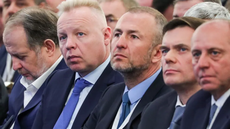 Российский союз промышленников и предпринимателей выступил за ограничение доступа к материалам судов по искам компаний о компенсации убытков от санкций. Инициативу рассматривают в администрации президента; Минюст поддерживает, Минэкономразвития и эксперты предупреждают о рисках для инвестиционного климата.