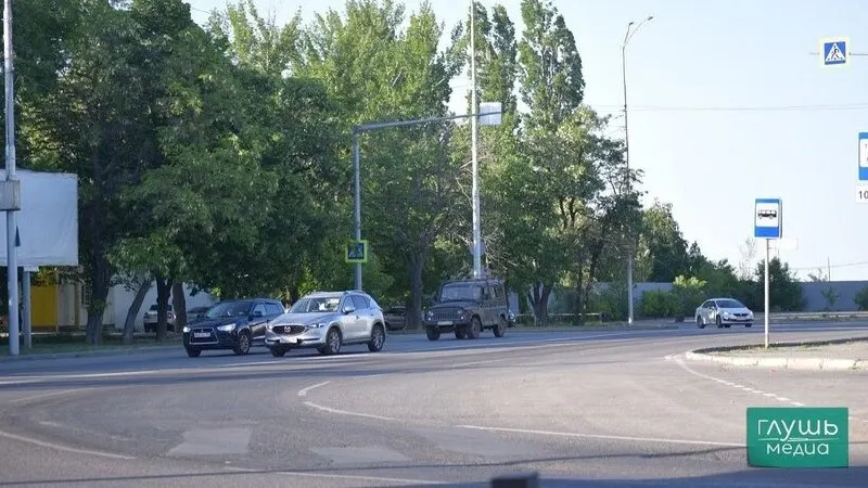 Утверждена стратегия повышения безопасности дорожного движения до 2030 года с перспективой до 2036 года. В числе мер — дополнительные медосмотры и лечение для пьяных водителей, проверки для лишённых прав и внесудебные блокировки интернет-ресурсов, распространяющих контент, унижающий требования безопасности на дорогах или предлагающих поддельные права и медсправки.