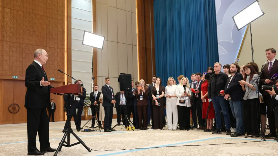 На пресс‑конференции по итогам саммита ЕАЭС в Астане президент предупредил, что стремление Армении к евроинтеграции может привести к «украинскому сценарию», а также заявил о готовности России нанести ответный удар по тем, кто нападёт на Калининградскую область.