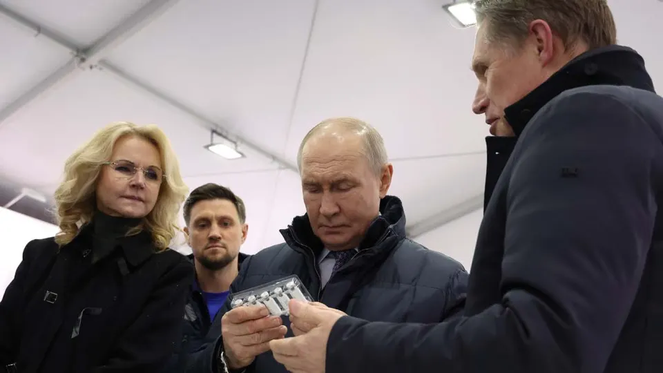 Запущена масштабная госпрограмма по разработке технологий продления жизни — от биопечати тканей и генной терапии до выращивания органов в животных. Проекты получают господдержку, но их эффективность вызывает вопросы из‑за отсутствия научных публикаций.