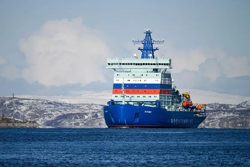 Верховный суд РФ рассмотрит жалобу по делу банкротства Мурманского морского пароходства. Кредиторы требуют с семьи владельца почти ₽962 млн субсидиарной ответственности; ранее из компании вывели ₽580 млн, а долги по зарплате и налогам превысили сотни миллионов.