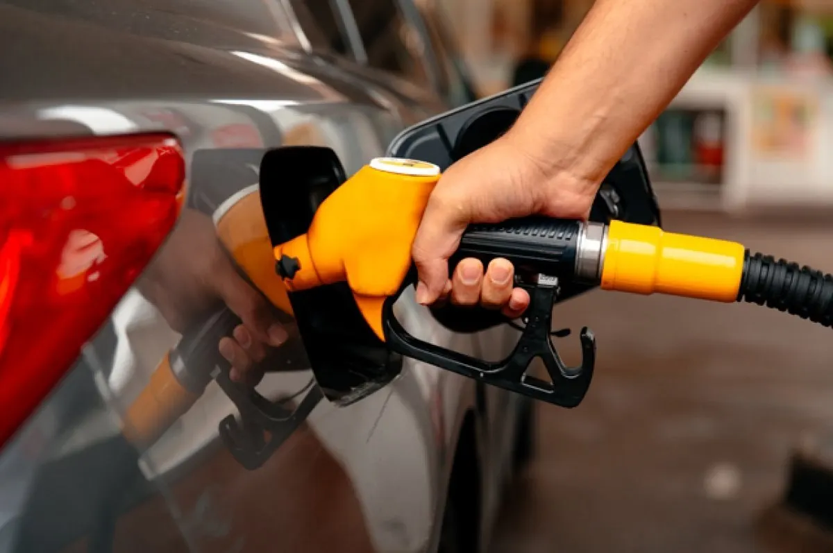 По данным Росстата: АИ‑92 — 68,37 ₽; АИ‑95 — 75,11 ₽; АИ‑98 и выше — 98,92 ₽; дизельное топливо — 82,97 ₽.