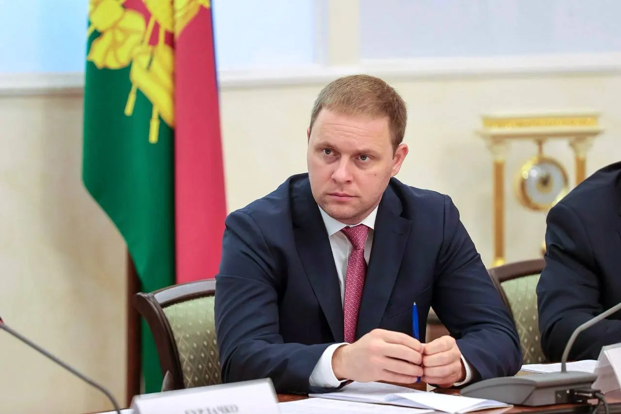 Швец, ранее руководивший Анапой и работавший в органах власти Краснодарского края, возглавил государственную корпорацию по развитию туризма.
