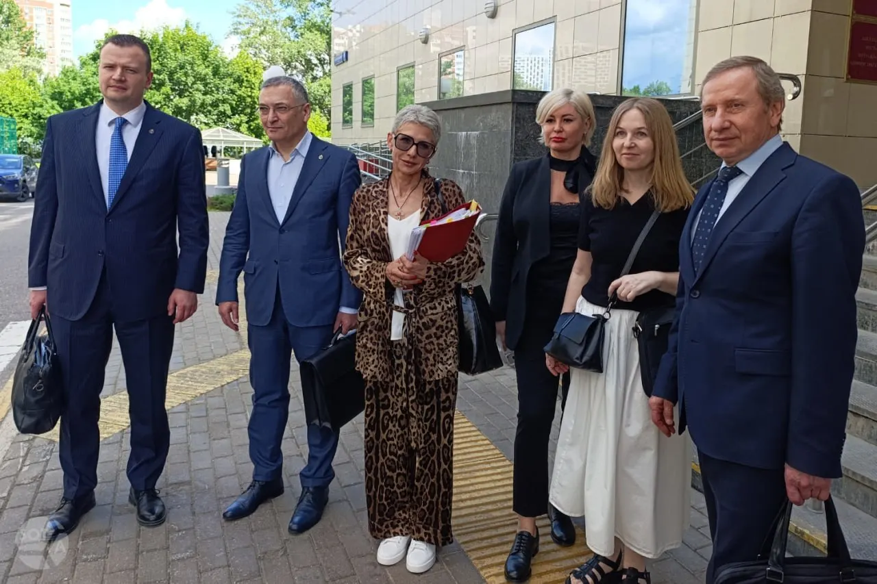 Апелляция оставила в силе решение о лишении адвокатского статуса Алексея Басистова, Дмитрия Проводина и Юлия Тая. Защита утверждает, что такие вопросы должна решать только Совет адвокатской палаты.