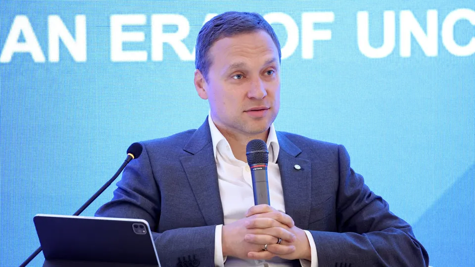Зампред правления Сбербанка предупреждает о росте наличности в обращении: клиенты выводят средства из банков из‑за увеличения налоговой нагрузки и усиления контроля за платежами. По данным регуляторов и банка, за несколько месяцев отток наличности достиг триллионов рублей.