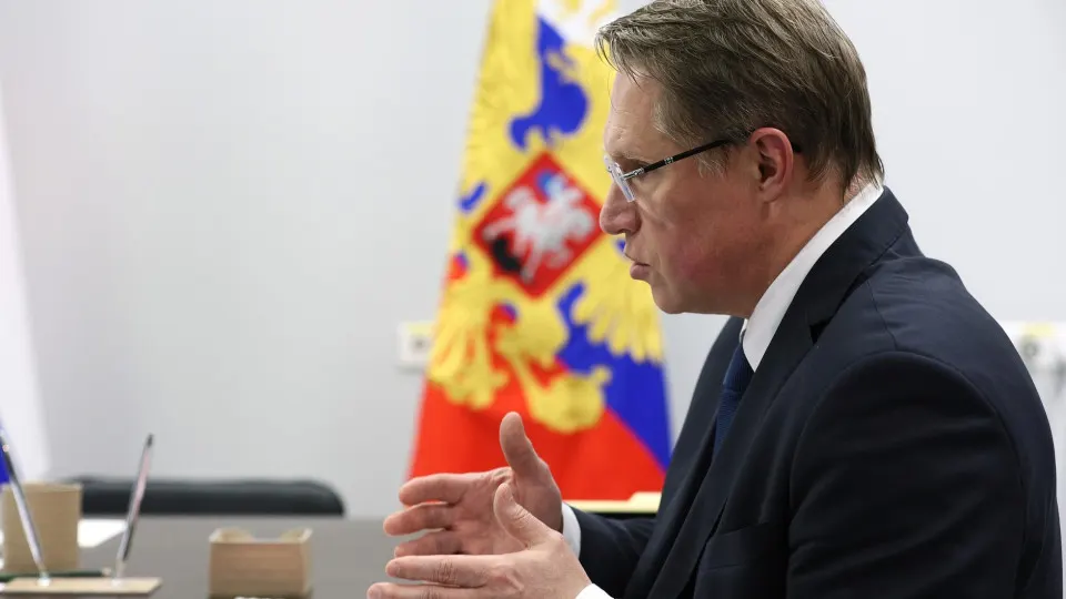 Министр здравоохранения заявил, что большая часть ординаторов проходит подготовку по целевым договорам; также вырос приём в медицинские программы и введён закон об обязательной отработке выпускников медвуза.