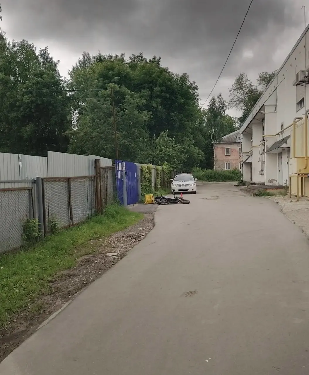 Днем 27 июня на улице Шорина в Кирове 16‑летний водитель электровелосипеда сбил 74‑летнюю пешеходку; оба получили травмы.