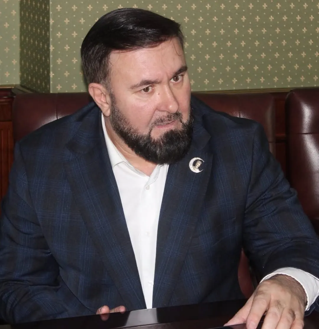 В указе от 26 июня указано, что омбудсмен Чечни Мансур Солтаев поощрён за «укрепление законности и защиту прав граждан». Ранее его критиковали за давление на правозащитников и публикацию видео, связанного с исчезновением молодой женщины.