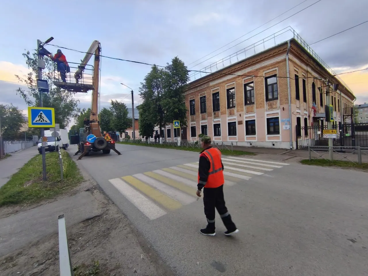 В&nbsp;Слободском установили проекционные «световые зебры» у&nbsp;школ