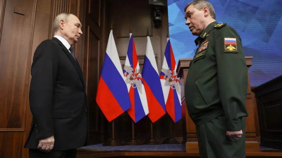 Российское военное руководство усилило штурмовые действия на украинском фронте: в мае около 7 тысяч штурмов, существенное рост активности при одновременных территориальных потерях и замедлении продвижения войск.