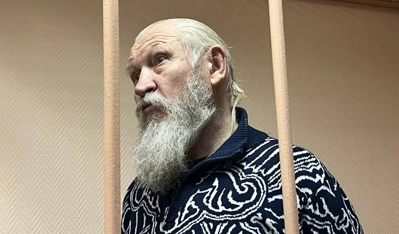 В обновлённый реестр попал бывший депутат Госдумы от ЛДПР Михаил Глущенко, осуждённый за соучастие в убийстве Галины Старовойтовой и ранее связанный с тамбовской ОПГ.