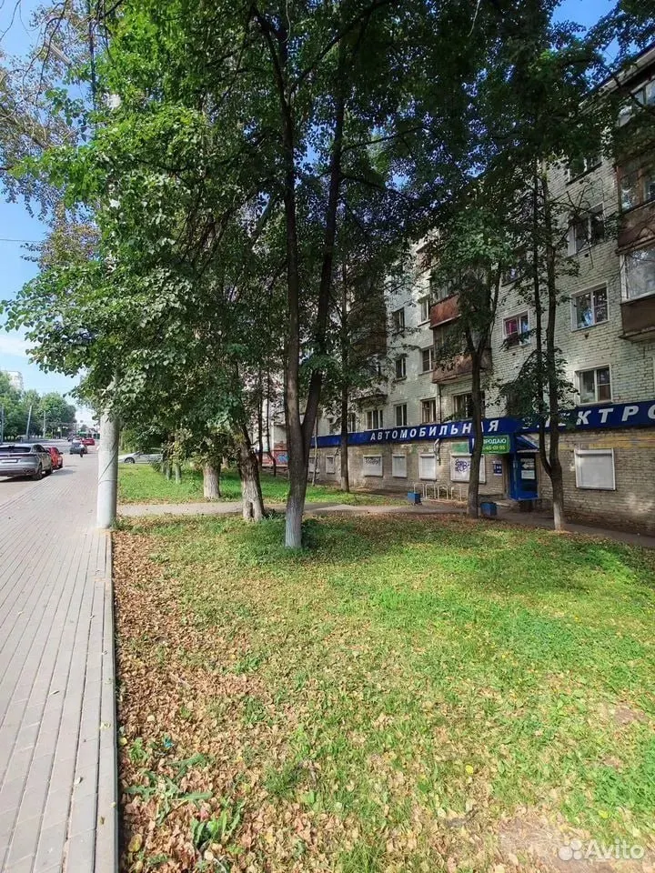 В продаже выставлено торговое помещение площадью 313,8 м² — продавец просит 19,9 млн рублей.