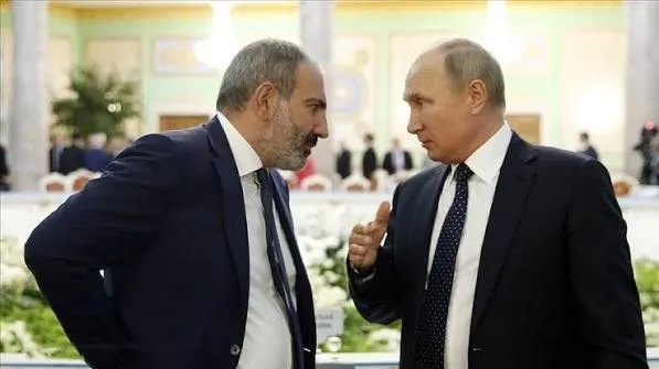 Премьер-министр Армении инициировал телефонный разговор с президентом России и заявил, что ограничения на армянский экспорт противоречат нормам ЕАЭС; в ходе беседы обсуждалась также идея срочного референдума о внешнем векторе страны.