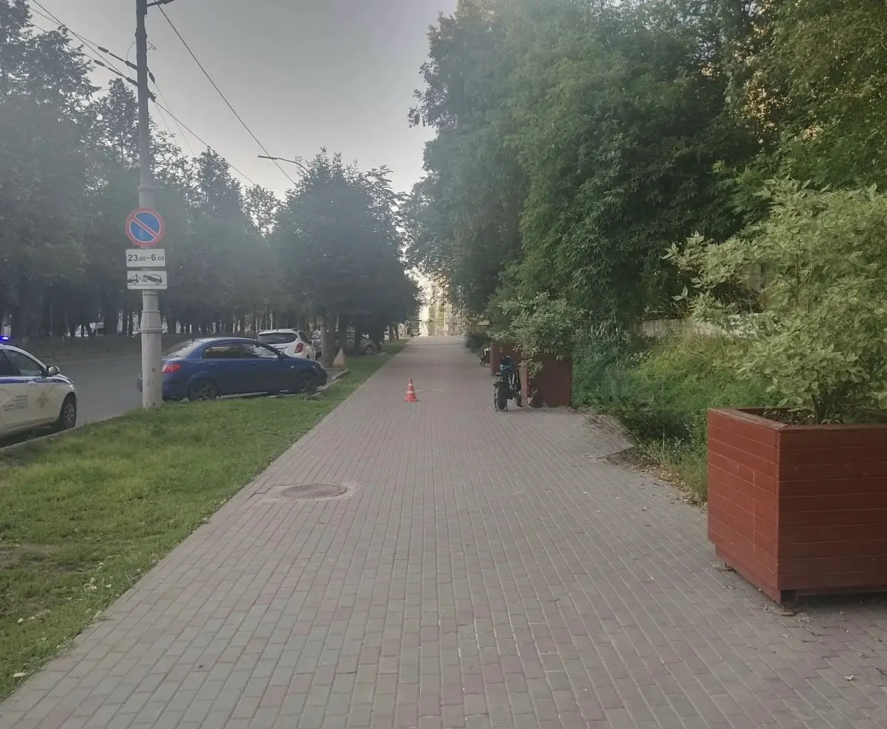 21 июля около 17:50 на Октябрьском проспекте 16‑летний водитель электровелосипеда совершил наезд на 59‑летнюю пешехода; женщина получила травмы.