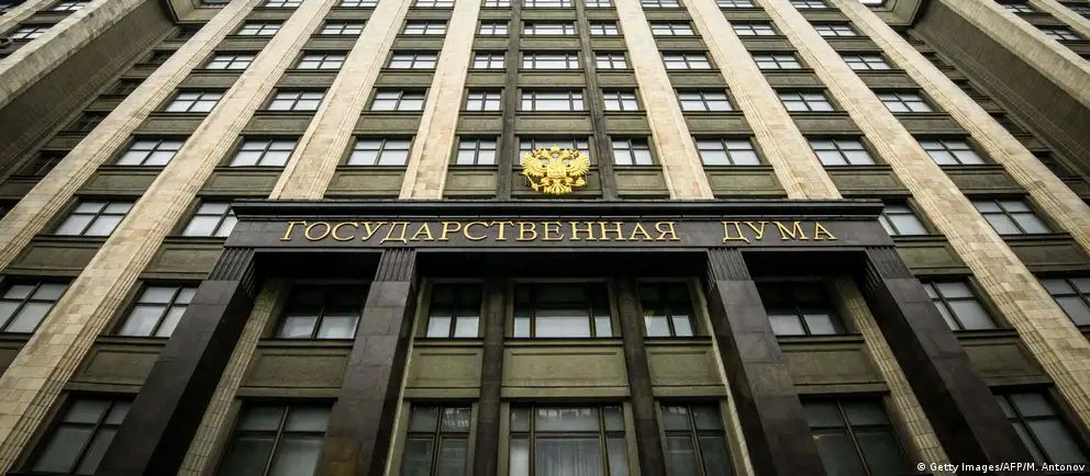 Депутаты приняли пакет поправок, который корректирует механизм топливного демпфера, расширяет правила учета поставок при биржевых продажах и вводит компенсации для импортного дизеля.