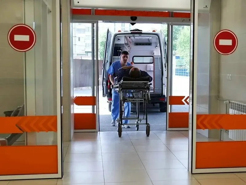 12 человек доставлены в больницы, один из пострадавших в крайне тяжёлом состоянии; ещё 14 получили амбулаторную помощь — сообщил помощник министра здравоохранения РФ Алексей Кузнецов.