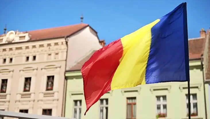 Румынские власти потребовали выезда сотрудника российского посольства после того, как с 24 по 26 июля их силы сбили три беспилотника, незаконно нарушивших границу. Дипломату передали обломки одного из аппаратов; румынский посол в Москве отозван на консультации.