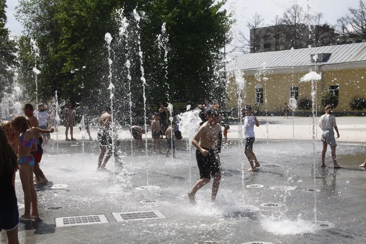 С воскресенья в регионе ожидается потепление: днём до +26…+28 °C, на следующей неделе — до +28…+32 °C, ночами +15…+19 °C.