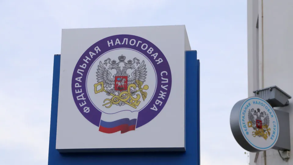 Серия повышения налогов и ужесточение собираемости привели к тому, что в первом квартале 2026 года государство изъяло у бизнеса и граждан 15,8 трлн рублей — около трети квартального ВВП. Рост военных расходов и дефицит бюджета усиливают давление на налогообложение.