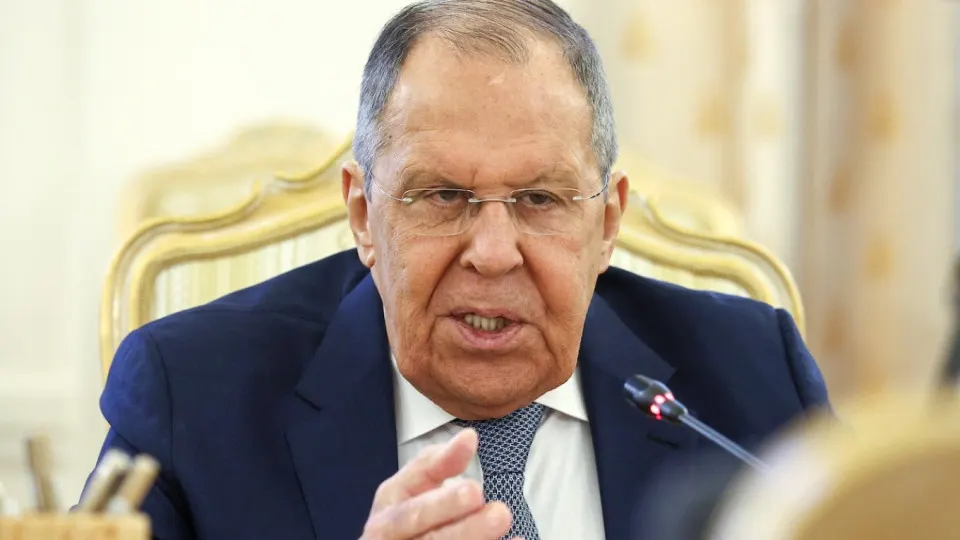 Глава МИД Сергей Лавров заявил, что Москва не прекратит боевые действия против Украины, пока не будут достигнуты цели, названные президентом в июне 2024 года. Он также обвинил западные страны в разрушении ранее достигнутых договорённостей и заявил о недоверии к их гарантиям.