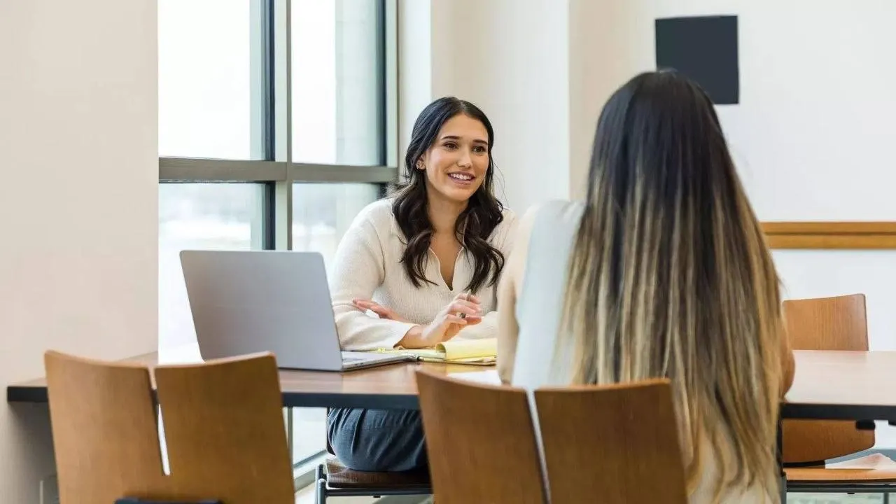 Теперь работодатели не смогут требовать испытательный срок у женщин, воспитывающих детей до трёх лет.