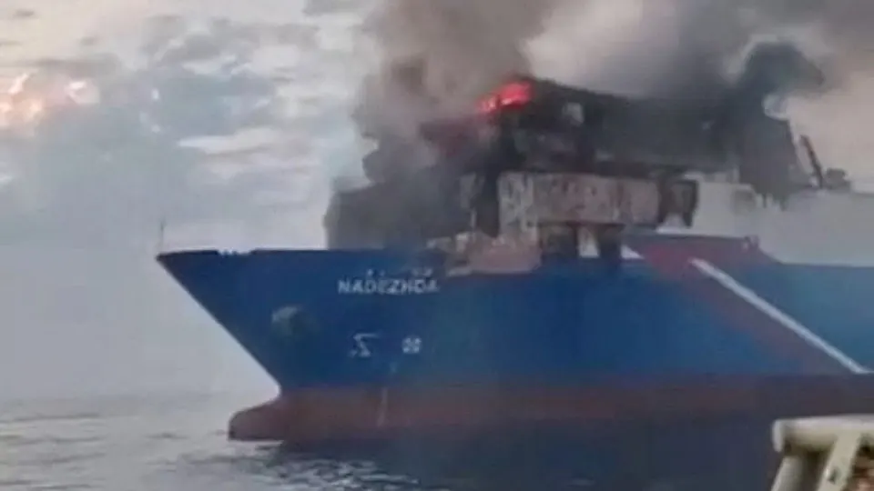 Из-за атак на суда в Черном море и санкций импортерам приходится перебрасывать поставки на альтернативные порты, что приводит к росту затрат на импорт и задержкам.