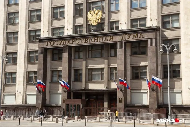 Редакционная проверка показывает, как доходы губернатора Ильи Середюка и владение квартирами влияют на кампании кузбасских кандидатов на выборы в федеральный парламент.