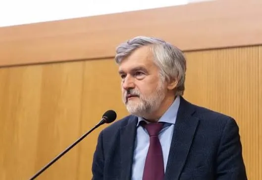 Госкорпорация ВЭБ уволила Андрея Клепача после сообщений о его взглядах на технологическое и экономическое отставание страны.
