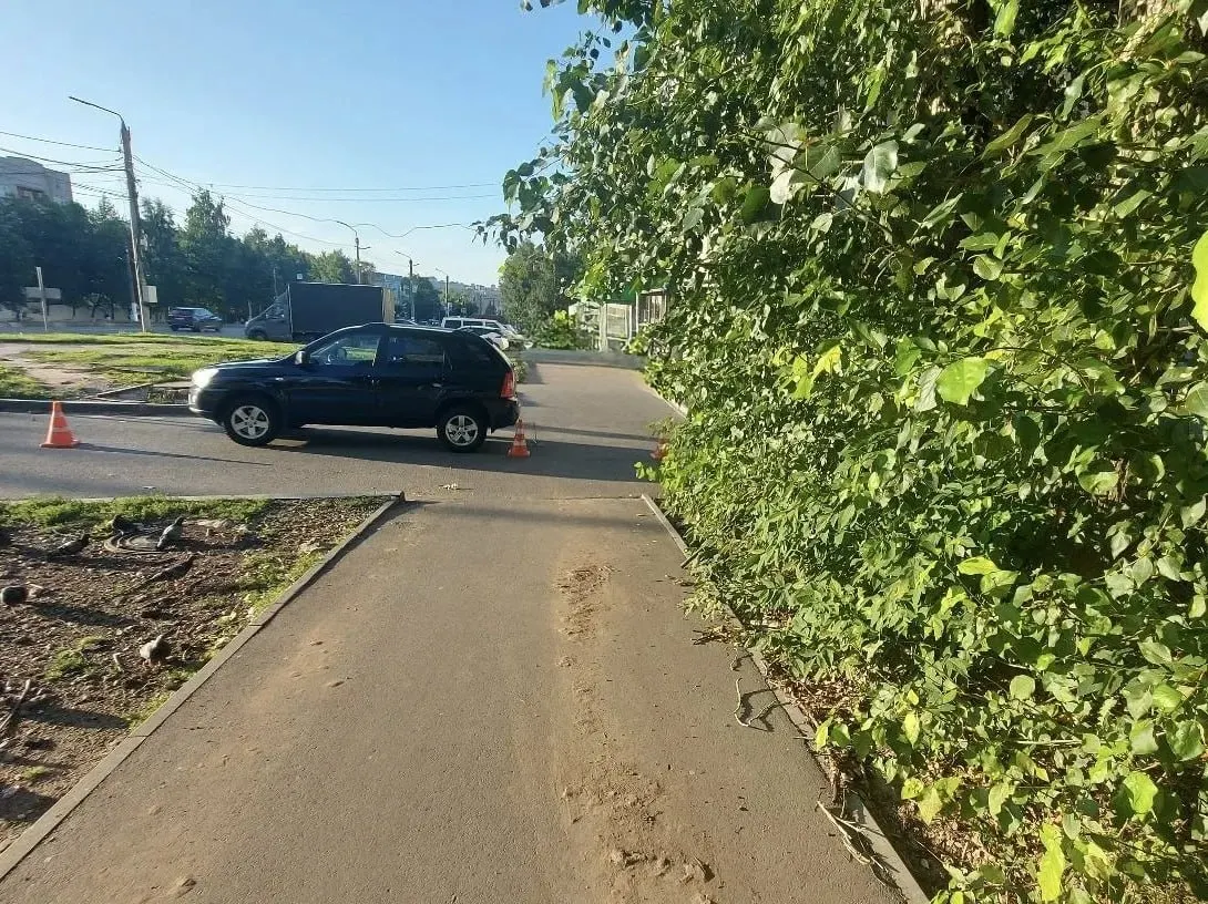 2 августа в 17:35 на ул. Ленина автомобиль Kia Sportage сбил 13-летнего подростка на электросамокате; пострадавший получил травмы.