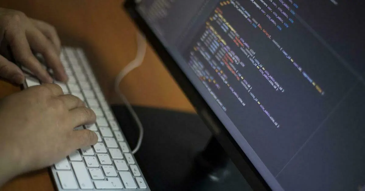 Мошенники запускают фишинговую платформу под видом новой системы для учителей; регистрация приводит к краже персональных данных через Госуслуги.