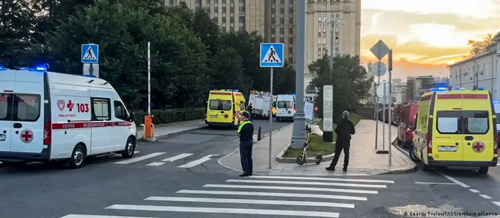 Вечером 1 августа у ресторана в центре Москвы прогремел взрыв. По предварительным данным, есть погибшие и раненые. Следствие рассматривает версию о попытке покушения на главнокомандующего ВКС Александра Чайко, который ранее попадал под санкции ЕС.