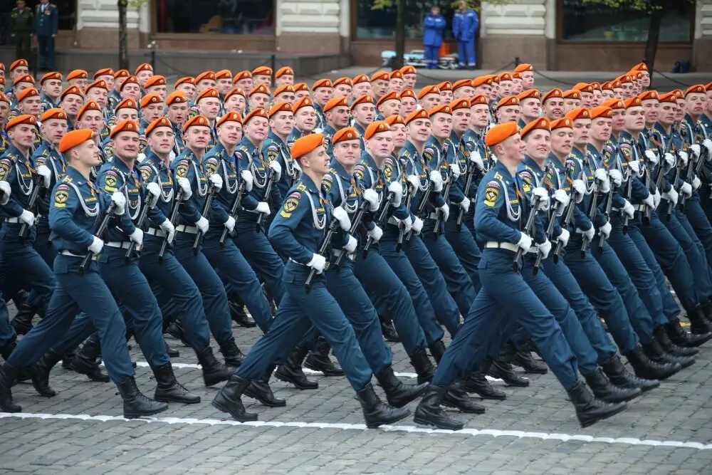 Законопроект позволяет спасателям применять физическую силу и огнестрельное оружие в рамках служебной деятельности, под контролем и с ограничениями.
