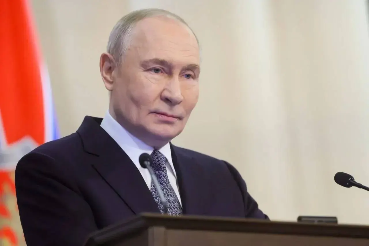 Президент подчеркнул решительные действия десантников в ходе специальной военной операции, их героизм и важный вклад в обороноспособность и безопасность страны.