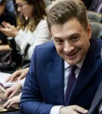 Коммунист Георгий Камнев направил обращение в Минпромторг с призывом снизить стоимость автомобилей «АвтоВАЗа» на внутреннем рынке, указывая на более низкие цены за пределами страны.