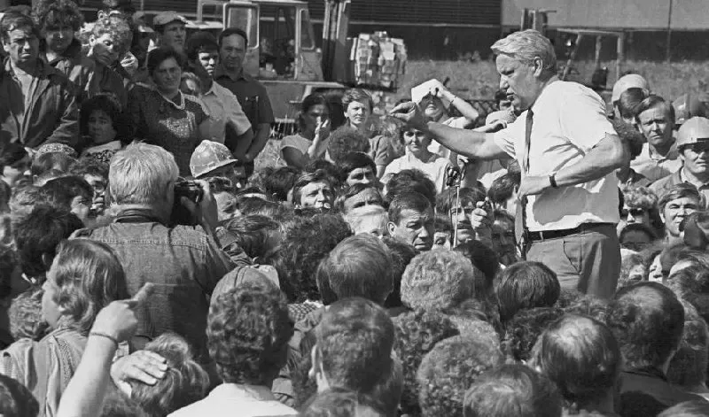 Как развивался парад суверенитетов в 1990 году и каким образом Россия сохранила целостность федеративного государства.