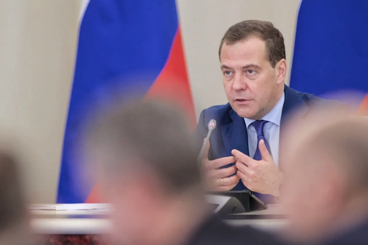 Лидер партии отметил, что прекращение или приostановка СВО не снимет политическое напряжение; противостояние сохранится по российским условиям.