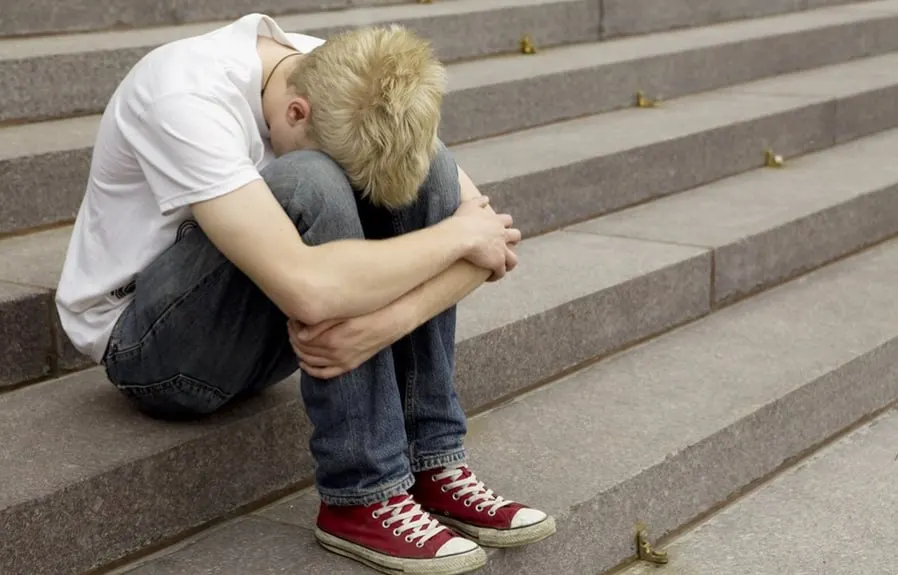 20-летний кировчанин вовлек своего 14-летнего знакомого в систематическое употребление спиртного; суд назначил 240 часов обязательных работ.