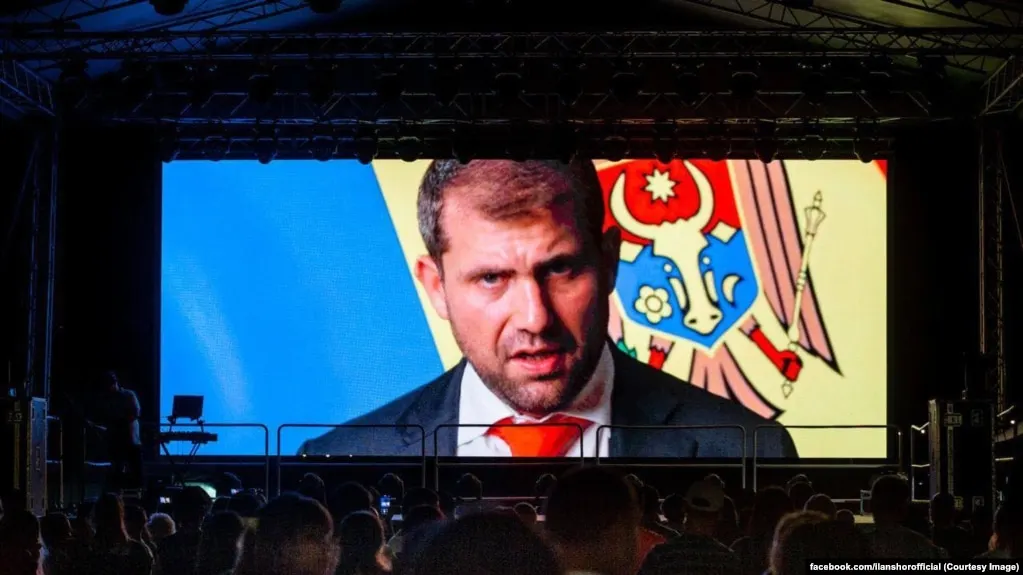 Через сеть подставных фирм A7 якобы прошло около 6,9 млрд долларов в обход санкций, с использованием банков по всему миру и операций за пределами страны.