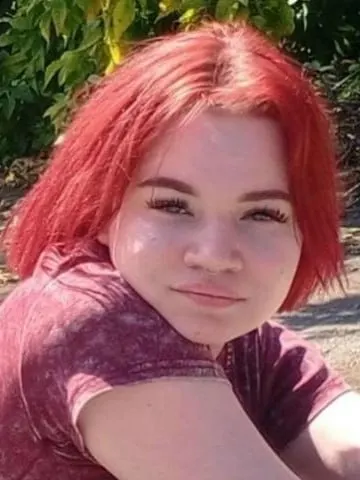 В Кирове пропала 15-летняя Калинина Мария Павловна; разыскивают родственники и волонтёры, просят сообщать любую информацию по указанным телефонам.