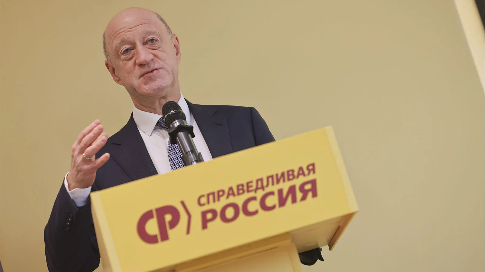 После травмы Сергея Миронова в партии рассматриваются кадровые перестановки: возможно новое руководство под руководством Бабакова, Миронов — на другой роли, пока он восстанавливается.