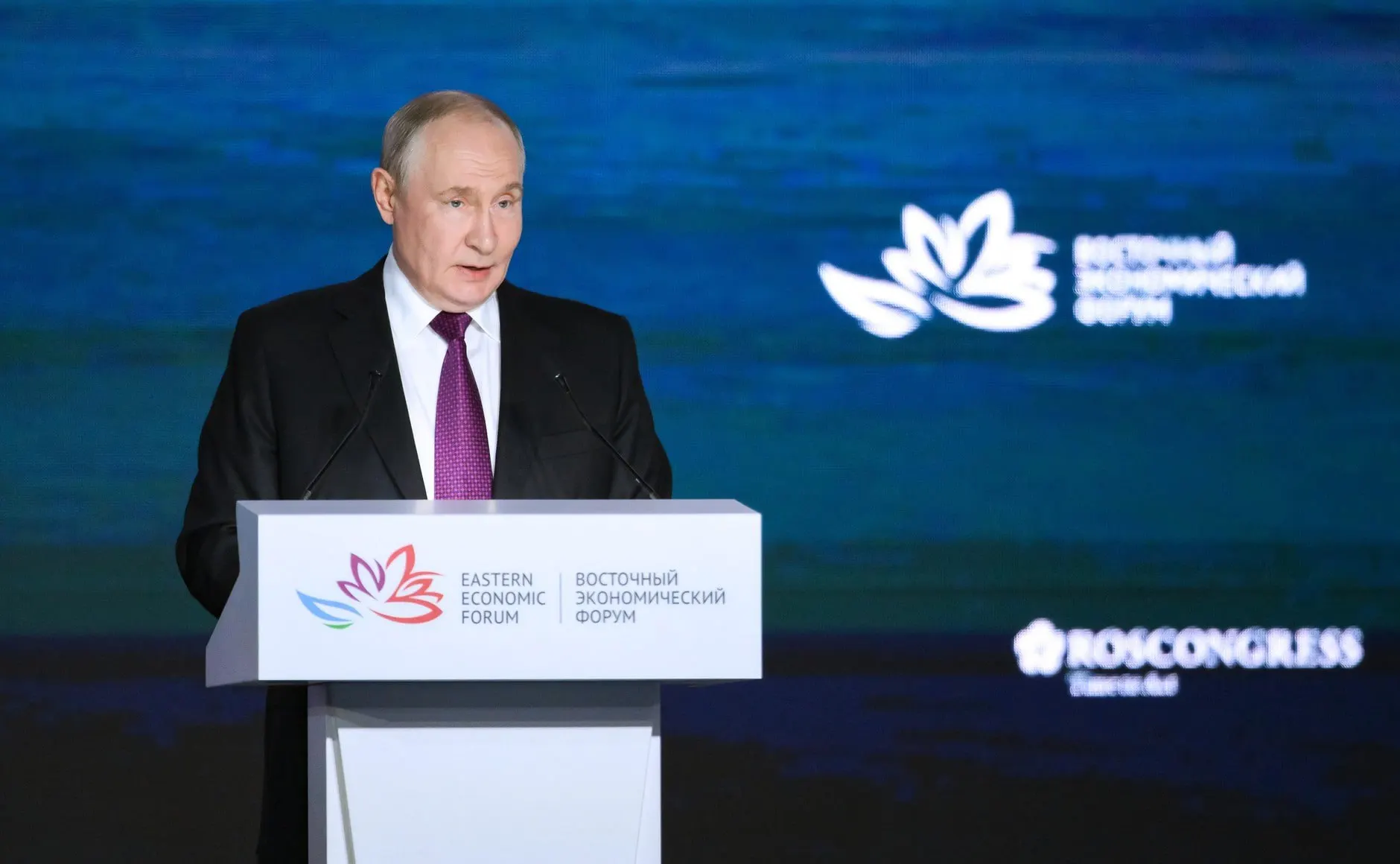 Президент указал на демографическую проблему и необходимость учитывать разнообразные факторы, влияющие на рождаемость; влияние специальной военной операции на демографию не признаётся основным фактором.