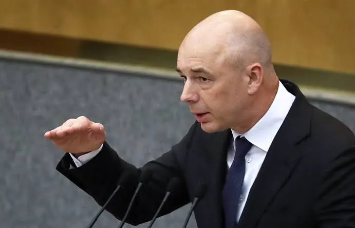 На Московском финансовом форуме министр финансов Антон Силуанов заявил о базовом правиле — иметь резерв для финансирования обязательств. Пример — Фонд национального благосостояния; сейчас накапливаются ресурсы и обсуждается возможность подкопить.