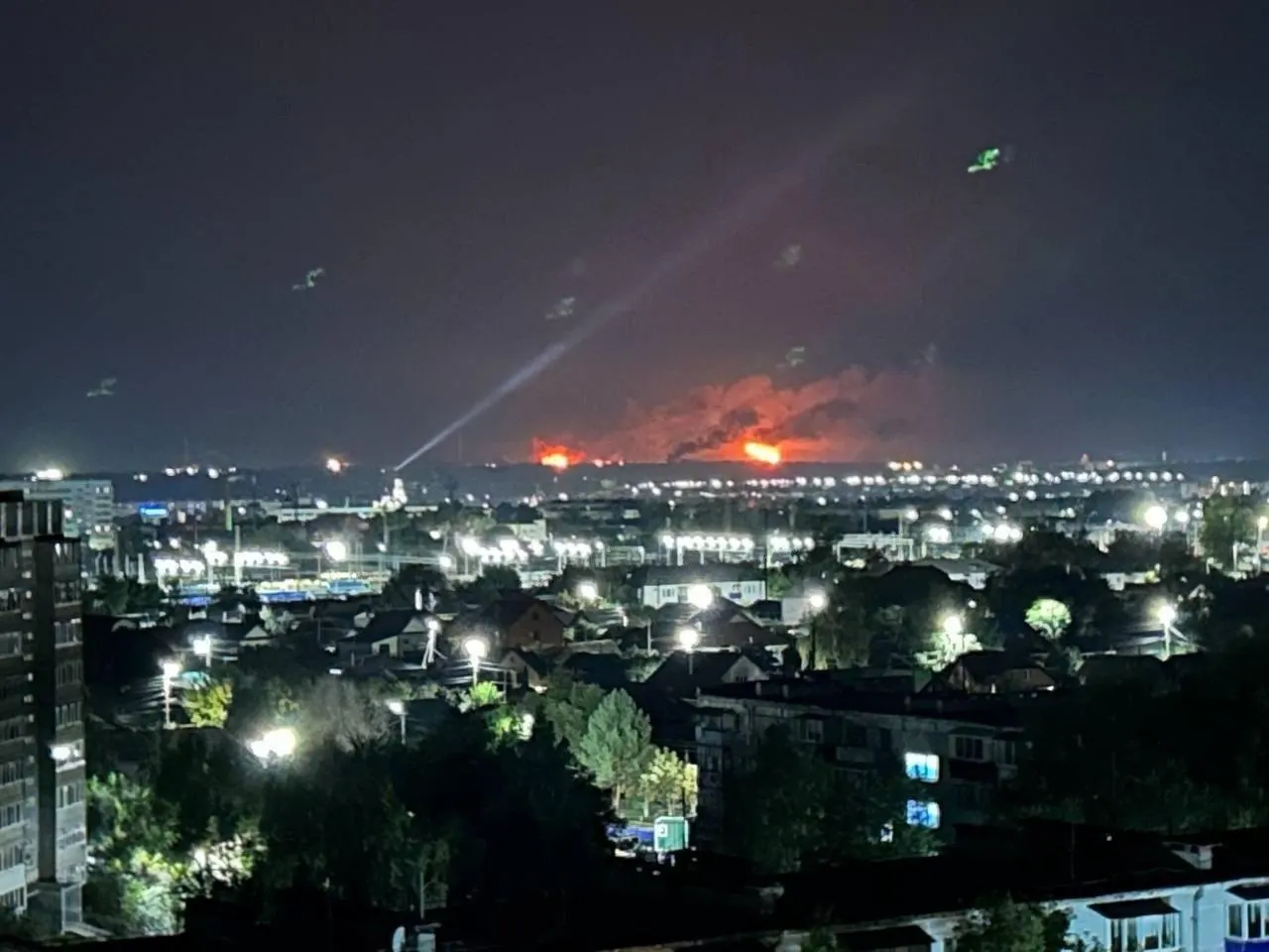 Пожар в Курске, столкновения с беспилотниками в Сызрани и Таганроге, уголовное дело против Noize MC и рост задолженности стран СНГ перед российскими предприятиями.