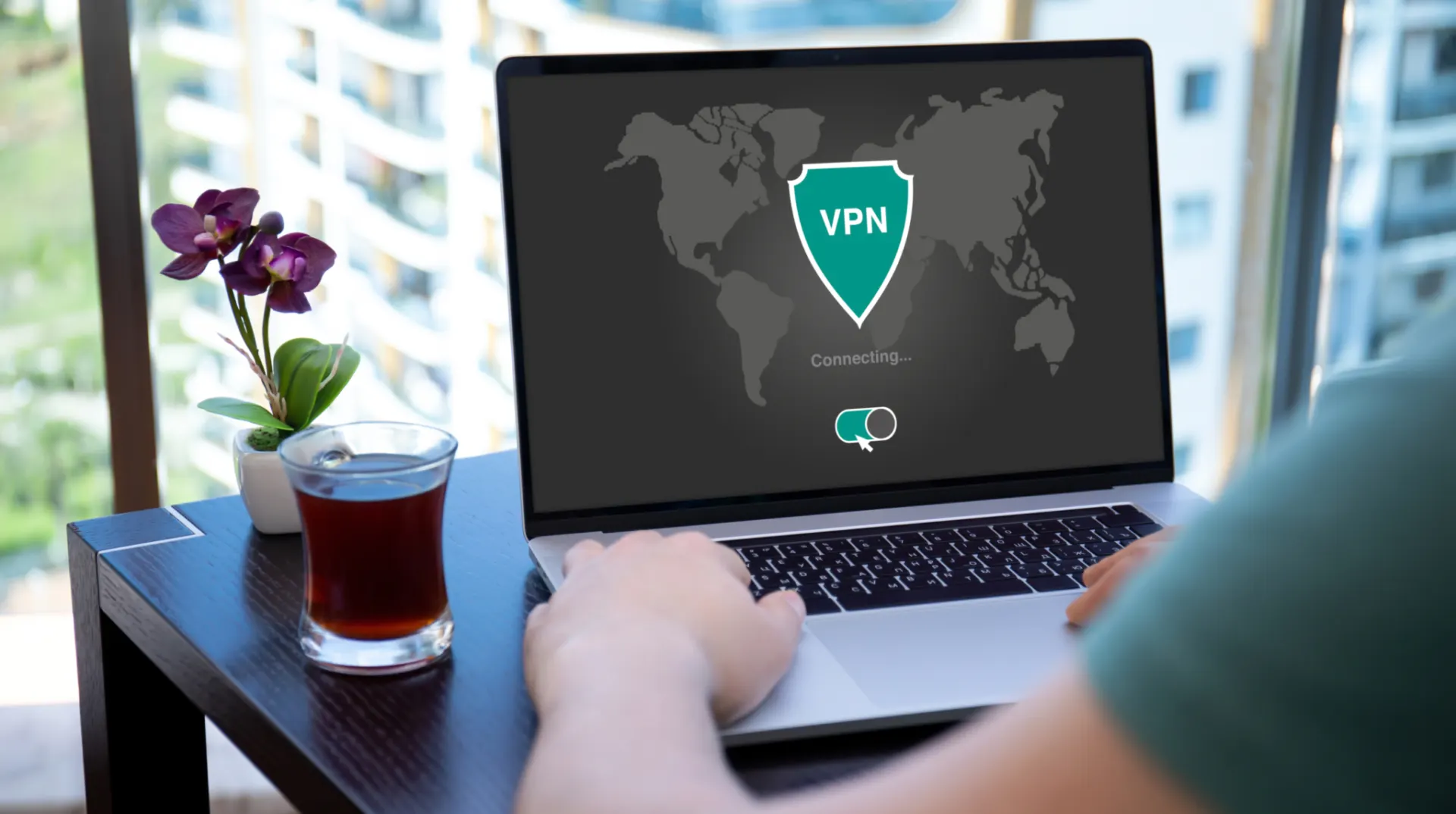 За последнюю неделю наблюдаются новые ограничения на VPN‑сервисы: не менее десяти провайдеров заявили о блокировках; пик пришёлся на пятницу, некоторые перевели серверы, а также отмечены блокировки зарубежных локаций и IP‑адресов.