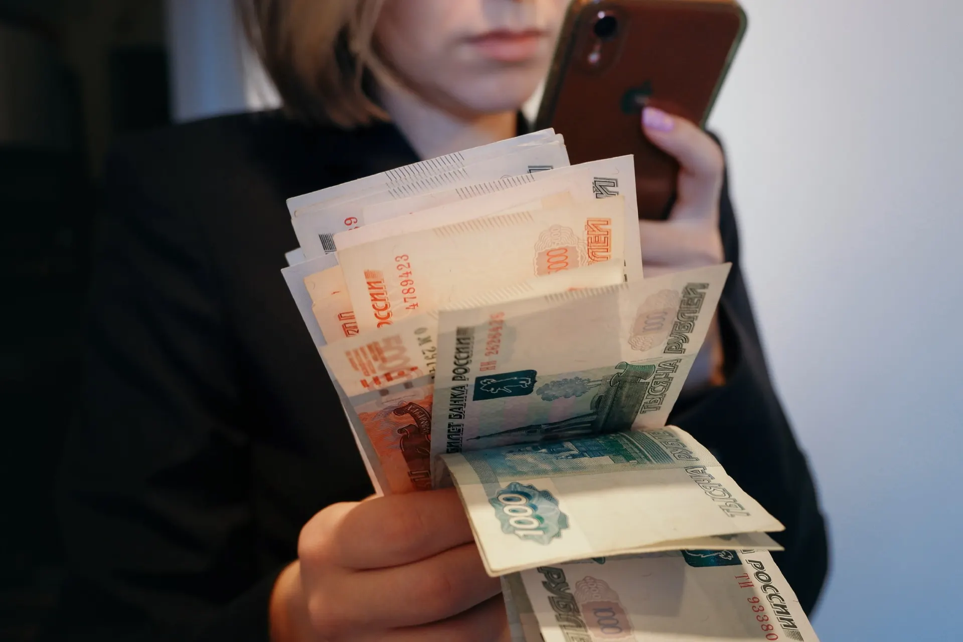 Автор развеивает миф: главным тормозом экономики являются не дорогие кредиты, а структурные проблемы и инвестиционные риски.